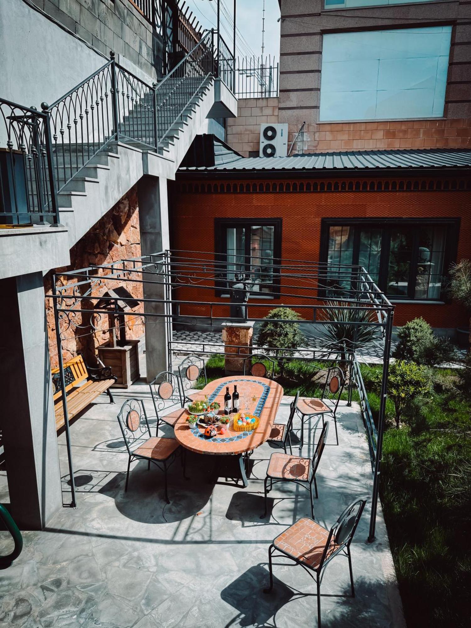 Aspar Boutique Hotel Jerevan Buitenkant foto
